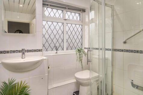 Main family bathroom 