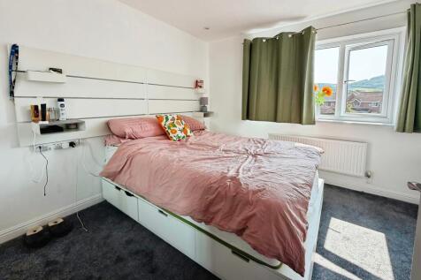 Meadow Way, Castle View photo 5