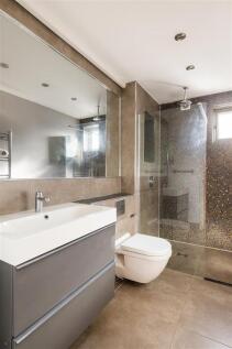 Hermitage Close, E18