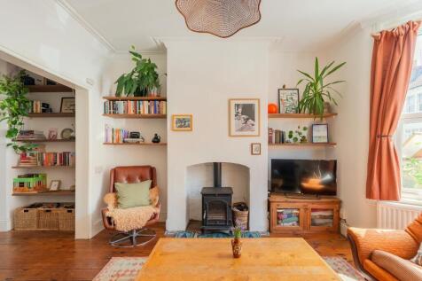 1C7REN - Living Room C.jpg