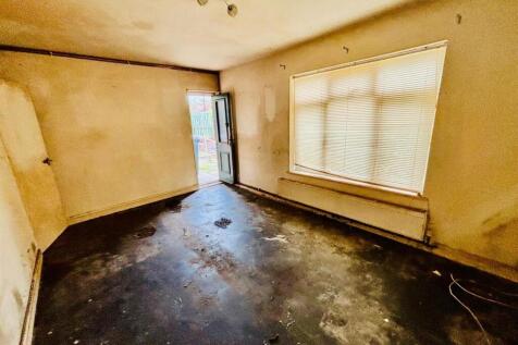 Living Room: