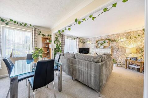 Living Room/ Dining Room