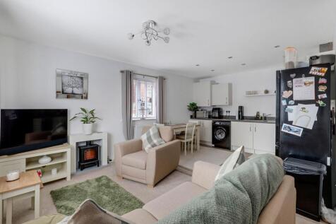 Kitchen &amp; Living Space