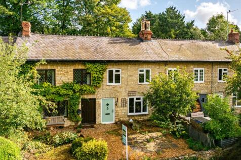 Brackley, NN13 - property photo