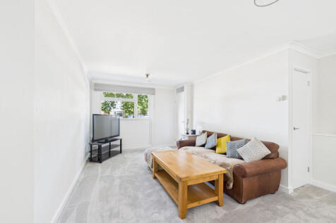 CAM01354G0-PR0586-STILL002