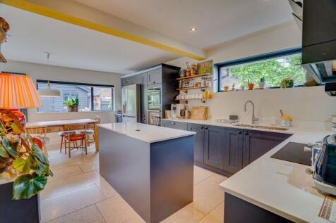 Open Plan Kitchen/ Dining 