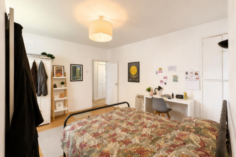 Bedroom 1 (2)