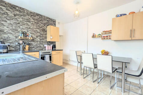 PXL_20250918_121401785.MP~2