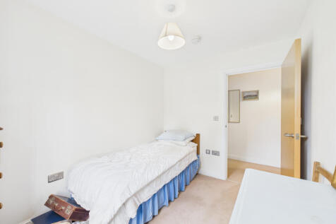 CAM02909G0-PR0473-STILL013