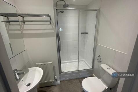 Master Bedroom En-Suite