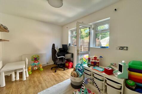 Broomgrove Lane, Denton, Manchester, M34 photo 4