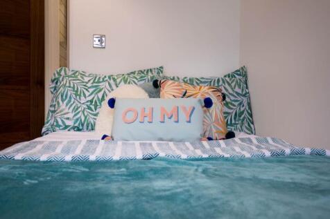 1Apt_1_Woodland_Way_