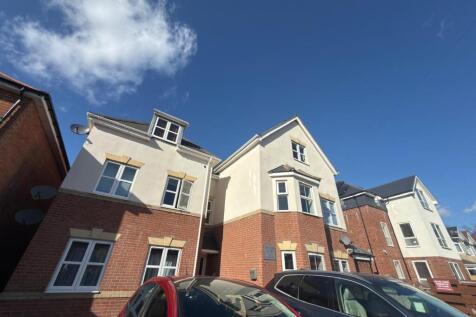 2-bed flat on Winton Court, Winchester Road, Southampton, SO16, £1,200/mo