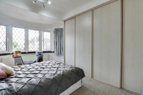 Axminster Crescent, Welling, Kent, DA16 photo 3