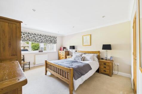 Principal Bedroom- Mark Stephens EweMove Newmarket