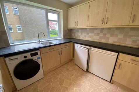 Windsor Court, Leeds, West Yorkshire, LS17 photo 3