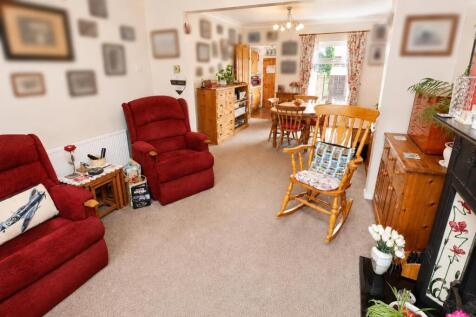 Lounge / Dining Room