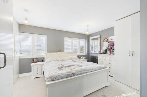 CAM03218G0-PR0806-STILL001-thumbnail-h750-70