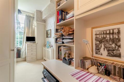 Dressing Room/Bedroom 2