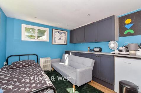 Workshop/Outbuildings