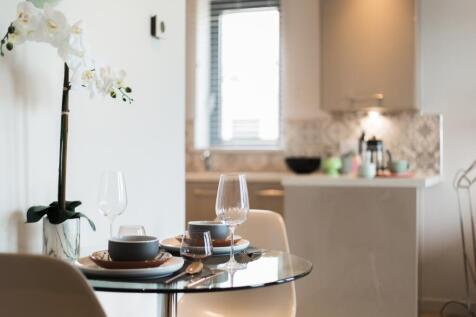 9 Quality Furnish...