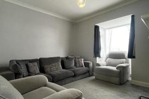 Tomkinson Drive, Kidderminster photo 3