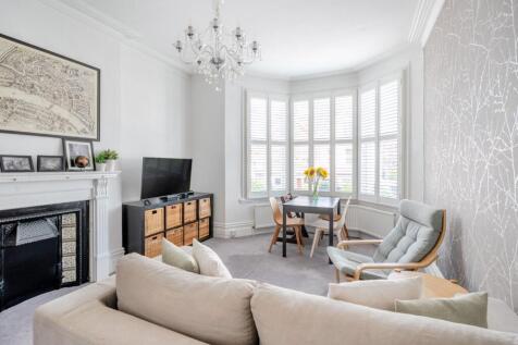 London, N8 - property photo