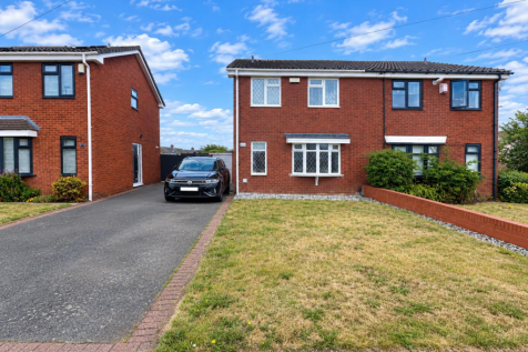 Lichfield, WS13 - property photo