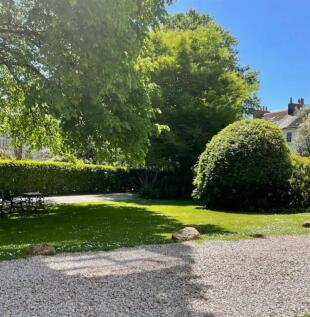 Gardens, Parking