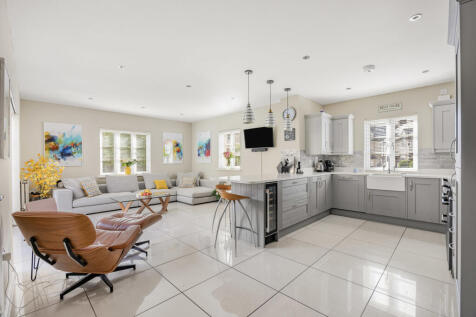 Kitchen Family Room