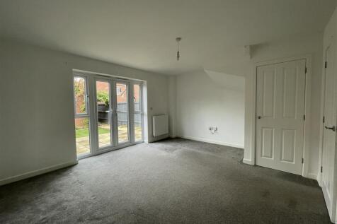 Kelso Drive, Bourne photo 5