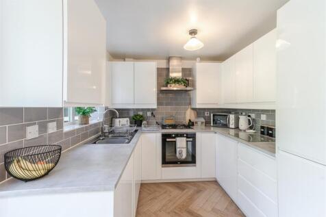 Kitchen /Dining