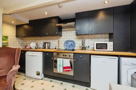 Wandsworth Road, London, SW8 photo 4