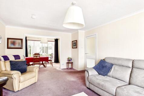 Living room / dining