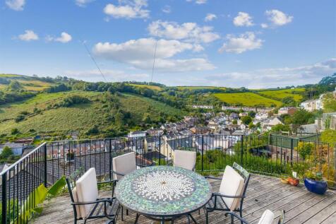 A04 - 16 Fairview Road, Dartmouth - 240821.jpg