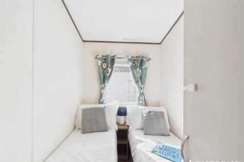 Cam02173g0 Pr0276 Still023