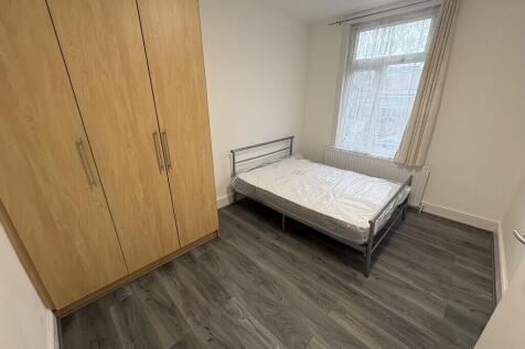 Lewis Road, Southall photo 4
