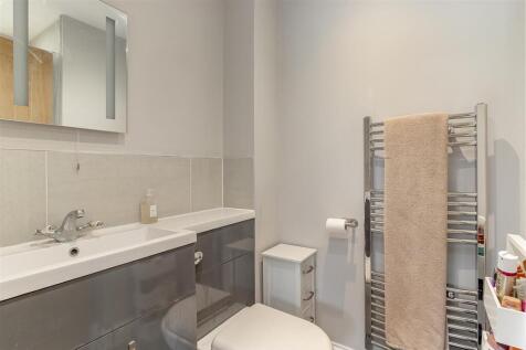 Master Bedroom Ensuite.jpg