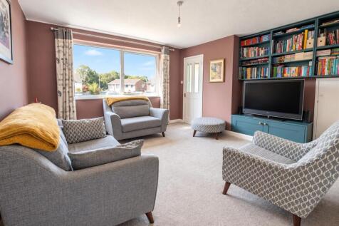 25 Streatfield Road - Lounge.jpg