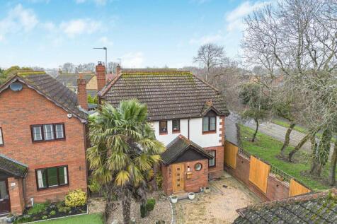 5 Mendip Court