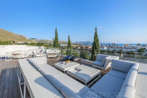 Villa in Puerto Pollensa with Tourists license