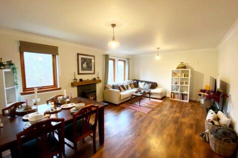LOUNGE / DINING