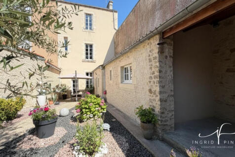 Maison proche centre à proximité des écoles et com