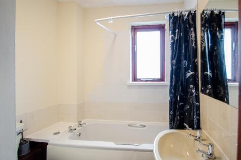 Lettings TPS Bodmin 01208 74182-09