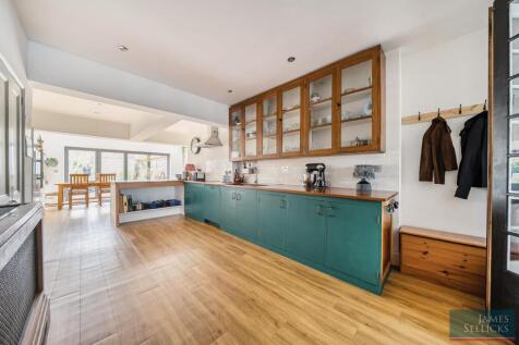 Stunning open plan living kitchen