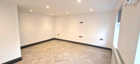 Living Room 2.jpg