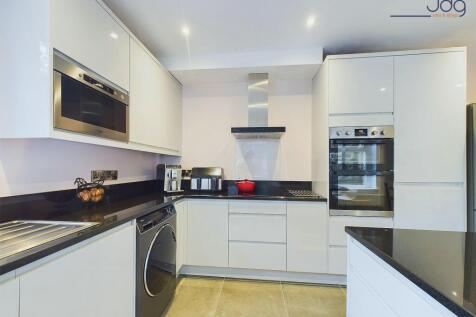 Another view of the stylish kitchen