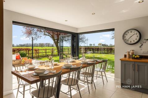 Kitchen/Dining Room, Lodge Cottage, Braceborough
