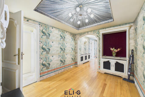 Five bedroom Flat with huge terrace available ASA