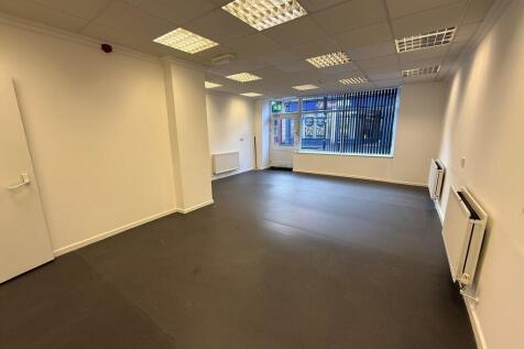 Commercial Property to rent Image 3